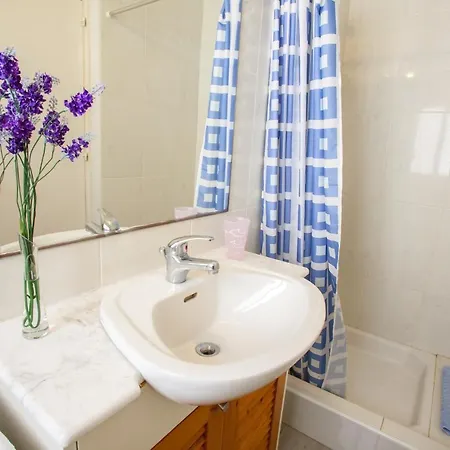 Imagine Your Family Renting This Luxury Beachfront Villa, Larnaca 1399 Βίλα Περβόλια