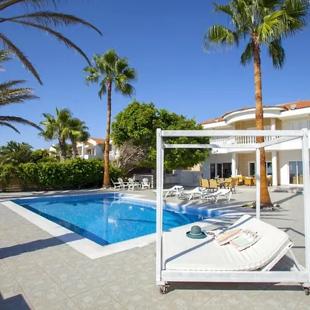 Villa Imagine Your Family Renting This Luxury Beachfront Villa, Larnaca 1399 Perivolia