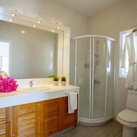 Imagine Your Family Renting This Luxury Beachfront Villa, Larnaca 1399