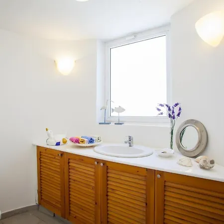 Imagine Your Family Renting This Luxury Beachfront Villa, Larnaca 1399